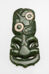 vergrößerte Ansicht: Brustschmuck | Hei tiki pounamu, Bild 1