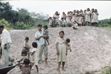 vergrößerte Ansicht: Foto: Abschied am Flussufer, Bild 1